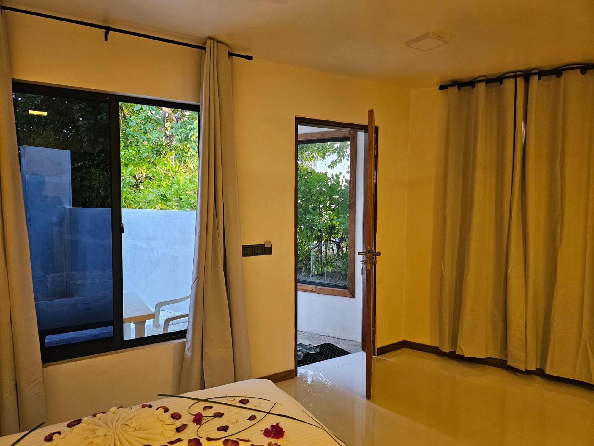 Sunset Beach View Dhangethi Exterior foto