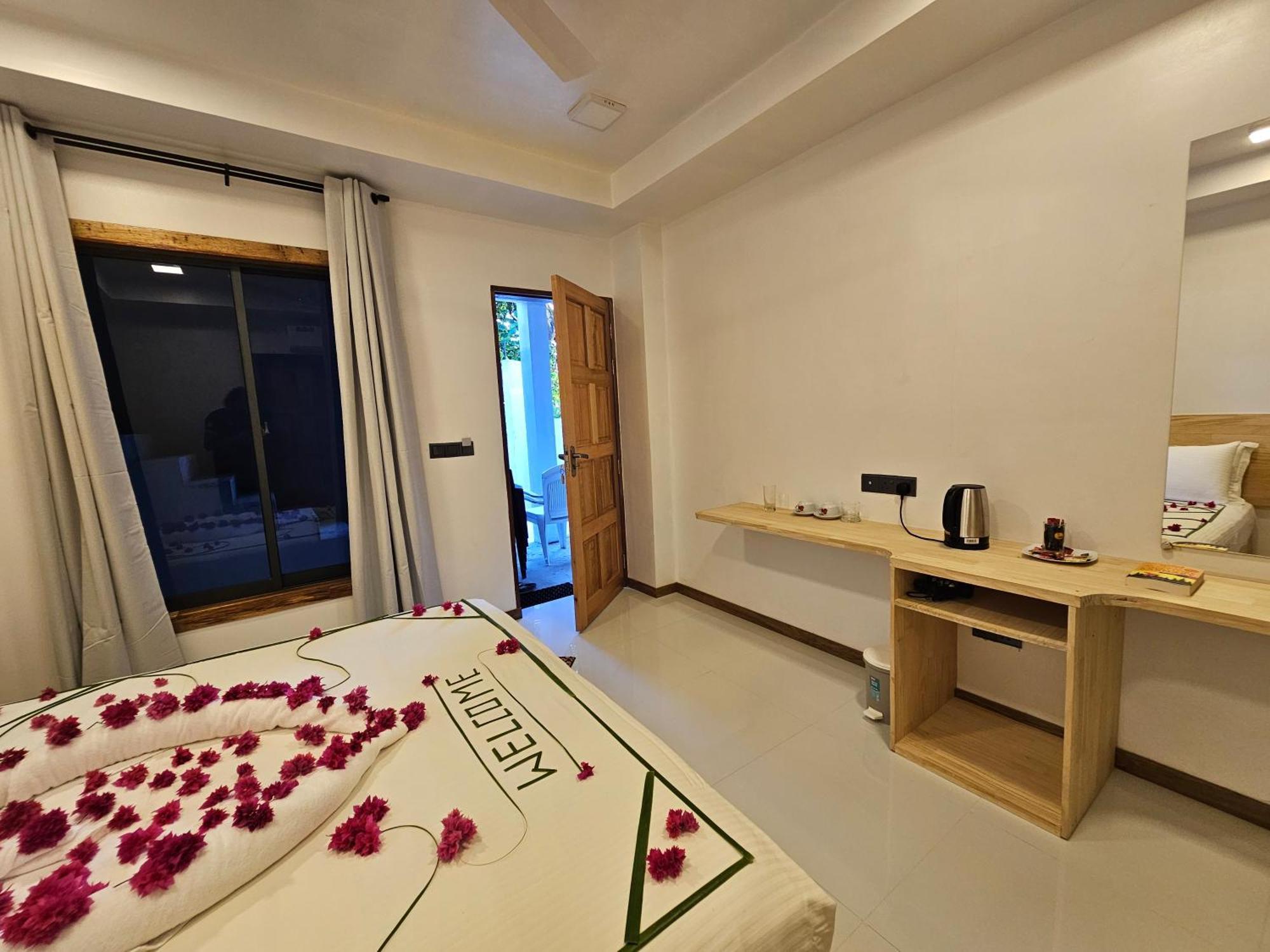 Sunset Beach View Dhangethi Exterior foto